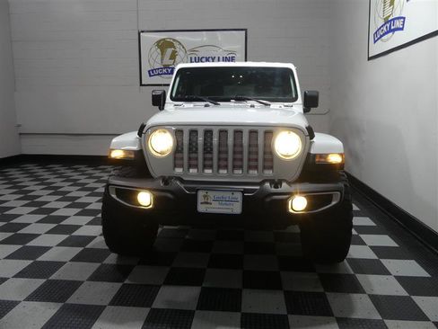 Used 2020 Jeep Wrangler Unlimited Sahara w/ Cold Weather Group AWD/4WD image 2