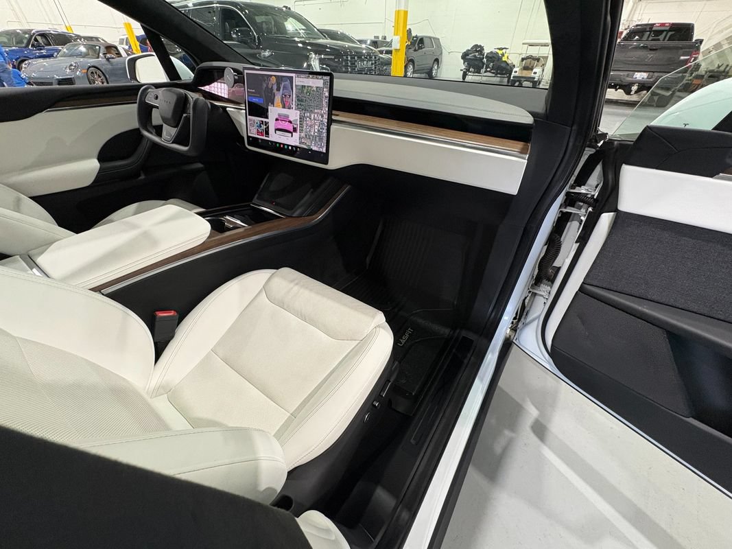 Used 2023 Tesla Model X AWD/4WD image 42