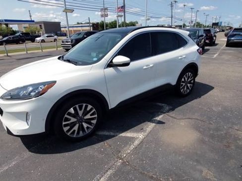 Used 2020 Ford Escape Titanium AWD/4WD image 4