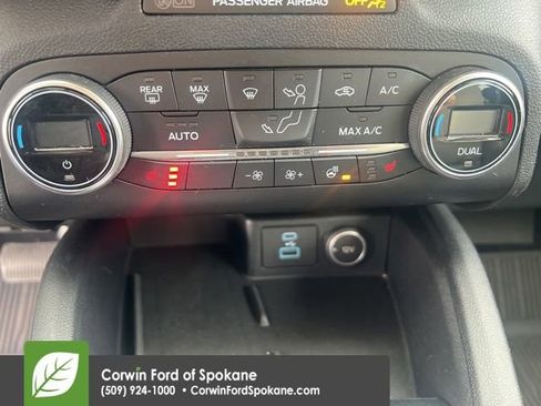 Used 2020 Ford Escape Titanium w/ Titanium Premium Package 2.0 image 16