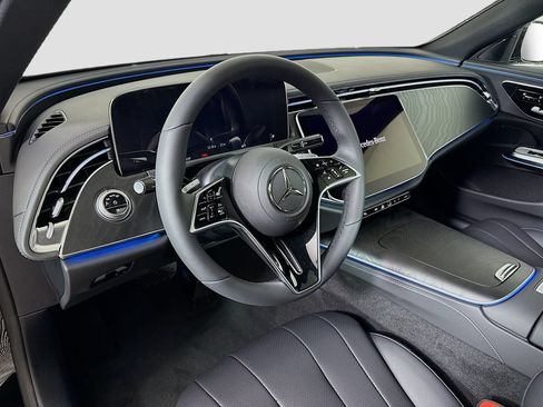 Used 2026 Mercedes-Benz E 350 4MATIC Sedan image 9
