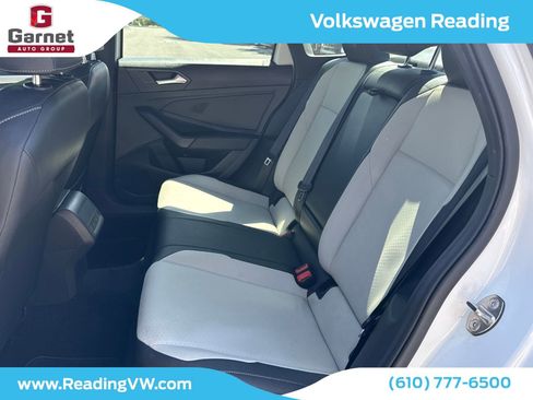 Certified 2021 Volkswagen Jetta R-Line w/ R-Line Cold Weather Package FWD image 25