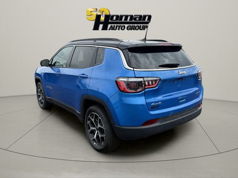 Used 2025 Jeep Compass Limited AWD/4WD image 3