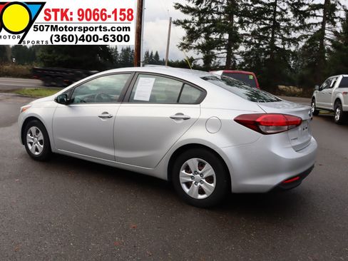 Used 2018 Kia Forte LX image 5