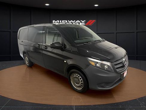 Used 2016 Mercedes-Benz Metris image 1