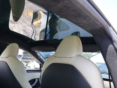 Used 2023 Tesla Model S Standard Range AWD/4WD image 22