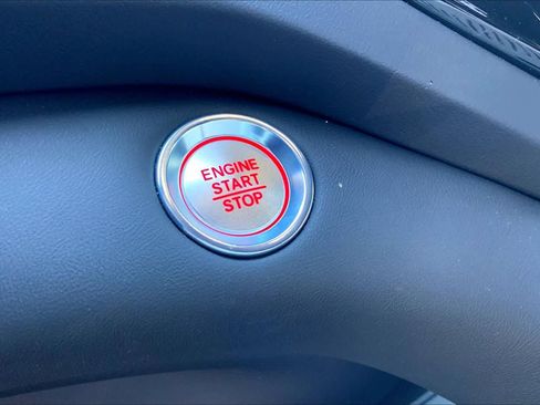 Used 2025 Acura RDX SH-AWD image 30