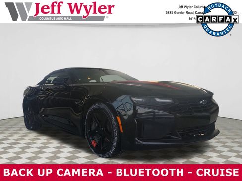 Used 2023 Chevrolet Camaro LT image 1