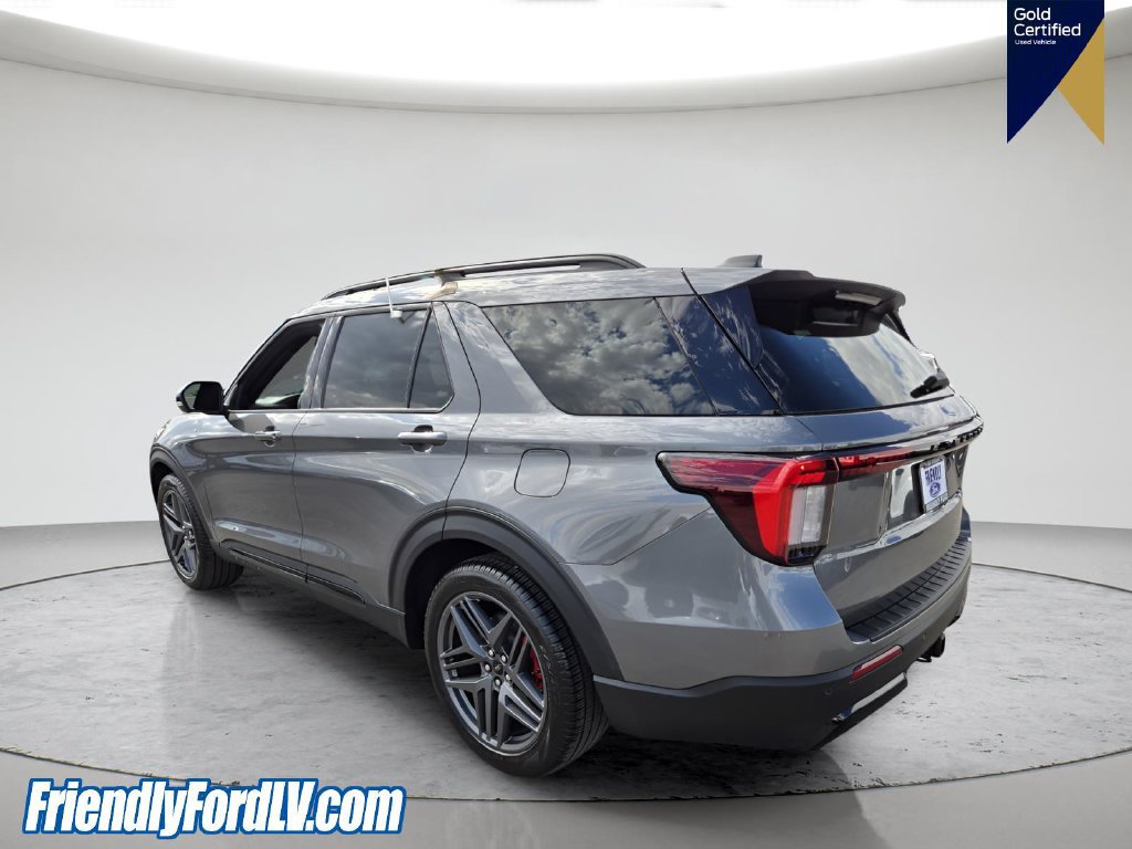 Certified 2025 Ford Explorer ST-Line w/ Premium Package RWD image 4