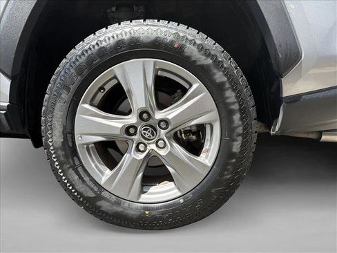 Used 2025 Toyota RAV4 XLE AWD/4WD image 9