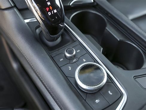 Certified 2025 Cadillac XT6 Premium Luxury image 21