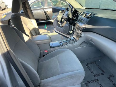 Used 2010 Toyota Highlander 2WD image 9