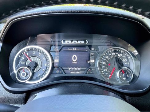 Certified 2024 RAM 2500 Big Horn w/ Night Edition AWD/4WD image 10
