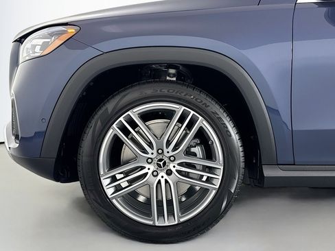 New 2026 Mercedes-Benz GLS 450 4MATIC image 10