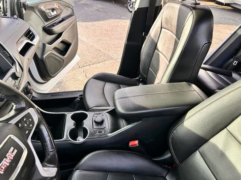 Used 2019 GMC Terrain SLT image 12