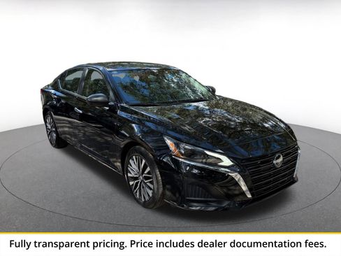 Used 2025 Nissan Altima 2.5 SV FWD image 1