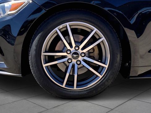 Used 2016 Ford Mustang Premium image 11