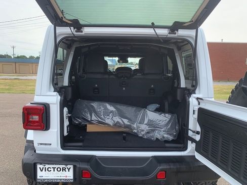 New 2025 Jeep Wrangler Unlimited Rubicon 392 image 26