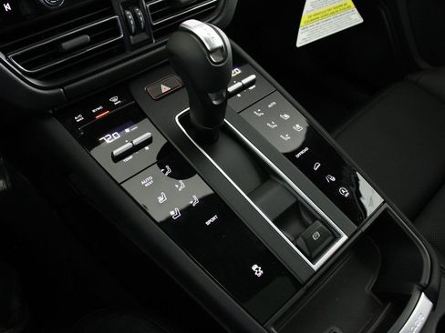 New 2026 Porsche Macan image 14