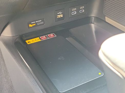 Used 2025 Toyota Camry SE FWD image 30