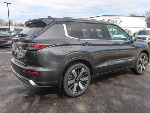New 2026 Mitsubishi Outlander SEL image 10