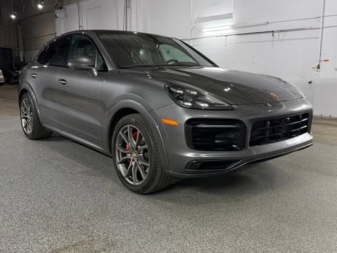 Used 2022 Porsche Cayenne GTS AWD/4WD image 6
