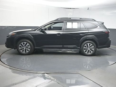 Used 2025 Subaru Outback Premium w/ Tech Package 1 AWD/4WD image 5