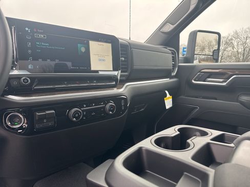 New 2026 Chevrolet Silverado 3500 LT AWD/4WD image 21