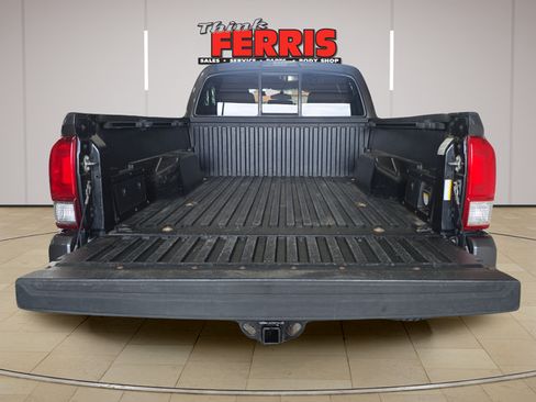 Used 2016 Toyota Tacoma TRD Sport w/ Towing Package AWD/4WD image 9