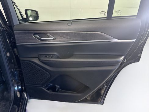 Used 2024 Jeep Grand Cherokee L Limited w/ Luxury Tech Group II image 33