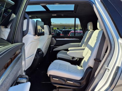 Used 2026 Cadillac Escalade Platinum Sport w/ LPO, ONYX Package AWD/4WD image 10