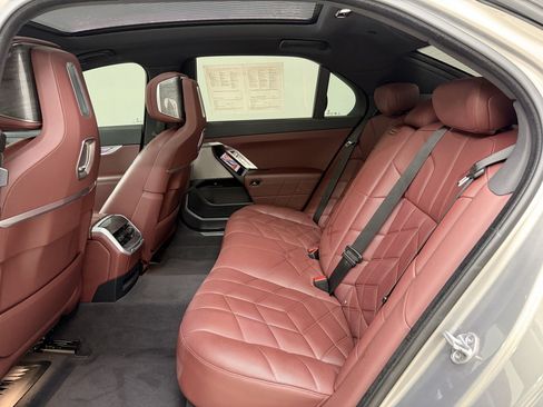 Used 2023 BMW 740i RWD image 23
