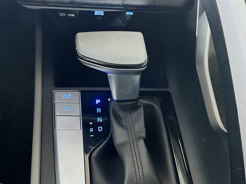 Used 2024 Hyundai Elantra SEL image 25