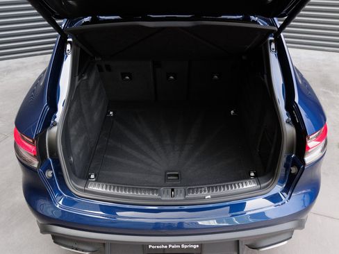 Certified 2025 Porsche Macan image 27