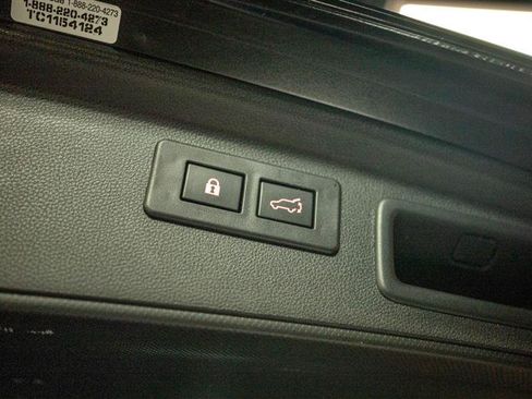 Used 2023 Subaru Forester Limited w/ Popular Package #2 AWD/4WD image 8