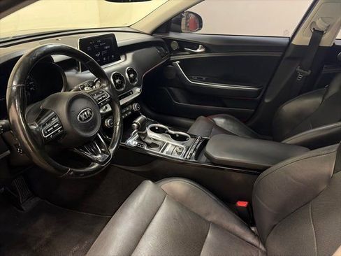 Used 2018 Kia Stinger Premium image 16