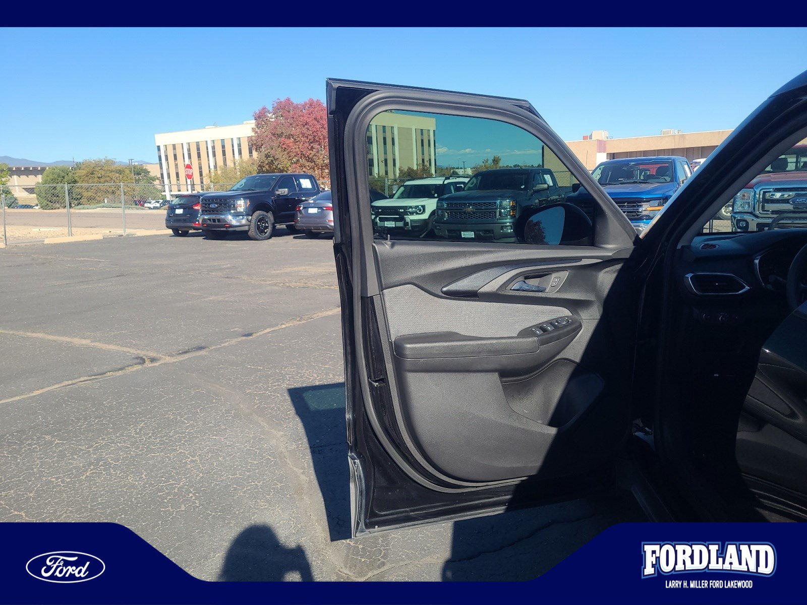 Used 2022 Chevrolet TrailBlazer LT w/ Driver Confidence Package AWD/4WD image 13