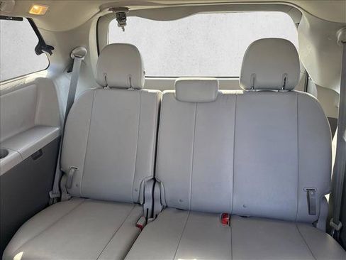 Used 2020 Toyota Sienna XLE FWD image 20