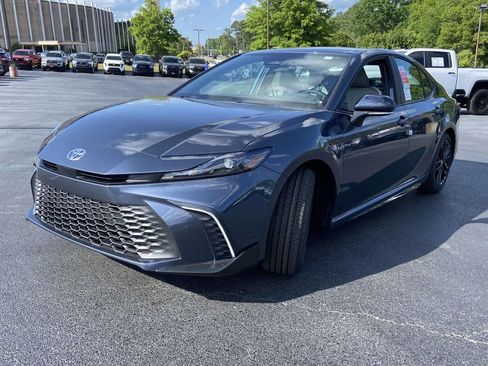 New 2026 Toyota Camry SE FWD image 7
