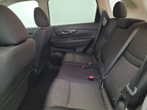 Used 2017 Nissan Rogue SV image 18