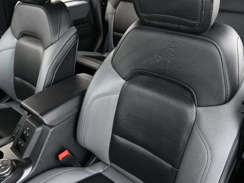 Used 2024 Ford Bronco Black Diamond image 11
