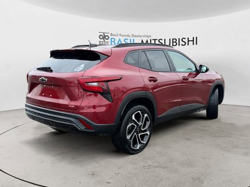 Used 2024 Chevrolet Trax RS w/ Sunroof Package image 5