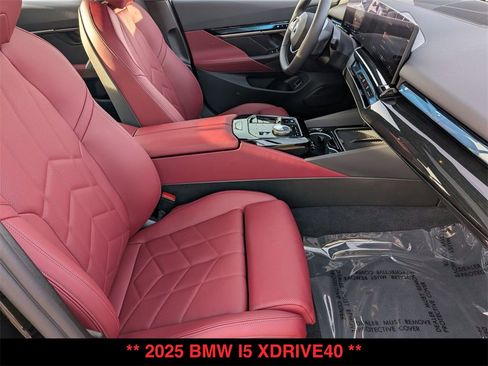 Used 2025 BMW i5 xDrive40 w/ Premium Package image 31