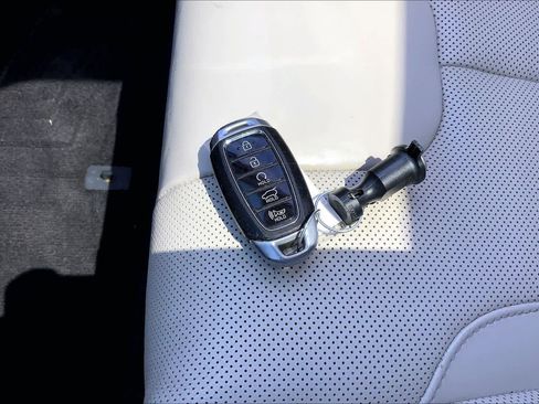 Used 2020 Hyundai Palisade Limited FWD image 15