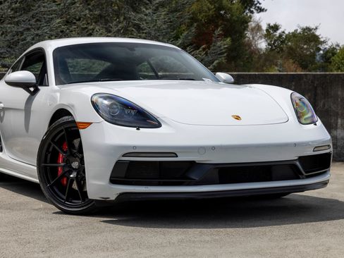 Used 2021 Porsche 718 Cayman GTS RWD image 9