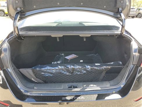 New 2025 Nissan Sentra SR w/ Midnight Edition image 8