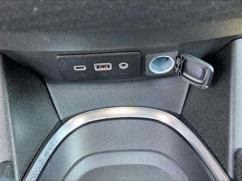 Used 2022 Chevrolet Malibu LT FWD image 33