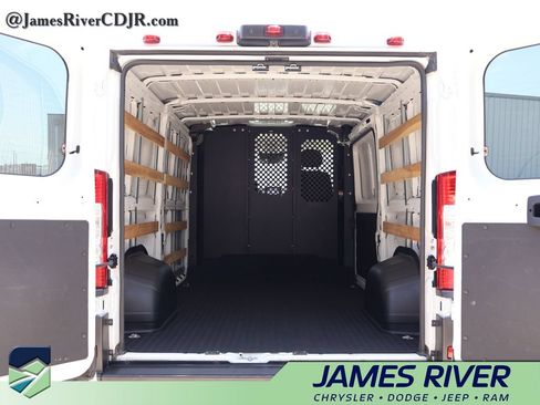 Used 2025 RAM ProMaster 2500 w/ U-Haul Equipment Group FWD image 11