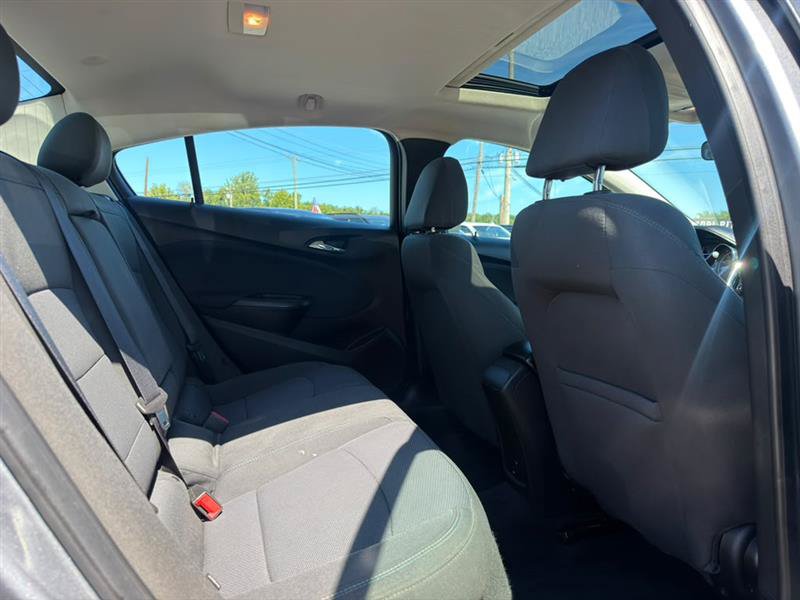 Used 2018 Chevrolet Cruze LT w/ Sun And Sound Package FWD image 22