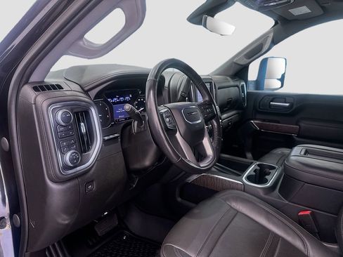 Used 2021 GMC Sierra 2500 Denali w/ Denali Black Diamond Edition AWD/4WD image 9